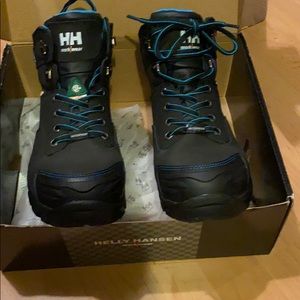 Women’s Helly Hansen steel toe boots